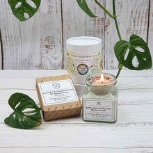 Load image into Gallery viewer, Sustainable Floral Gift Box | Soy Wax Candle | Natural Soap Bar | Seed Balls | Plastic Free Gift