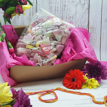 Load image into Gallery viewer, 1kg Vegan Sweet Pick and Mix 'Thank You' Gift Box | One Kilogram Vegan Sweets