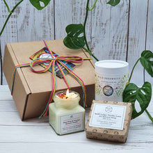 Load image into Gallery viewer, Sustainable Floral Gift Box | Soy Wax Candle | Natural Soap Bar | Seed Balls | Plastic Free Gift
