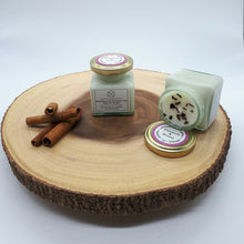Load image into Gallery viewer, Natural Soy Wax Essential Oil Candle Wild Berry And Cinnamon Candle
